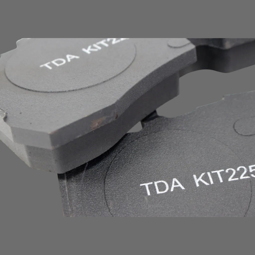 Air Disc Brake Pad Kit KIT2252L2CG for Freightliner Cascadia Kenworth Peterbilt Volvo